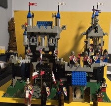LEGO Ritterburg 6090 mit Figuren und Pferden