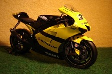 1:12 Yamaha YZR-M1 J.Ellison