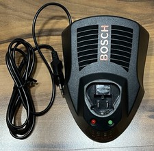 BOSCH LADEGERÄT AL 1130 CV für Li-lonen Akkus 10,8 V.