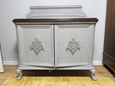 Schicke KOMMODE hellgrau mit dunkler Ablagefläche H: 103 cm L/B: 133 cm T: 60 cm