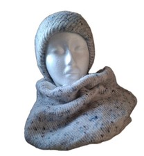 Attraktives Mütze/Schal Set