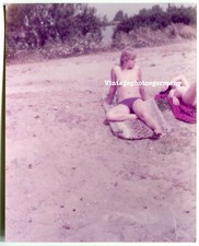 D7689 Photo 1970s Artistic