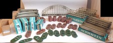Konvolut Märklin HO Metall Bogenbrücke, Rampen Pfeiler Punktkontakte