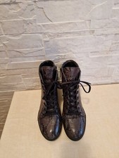 NEU, EDEL und BEQUEM