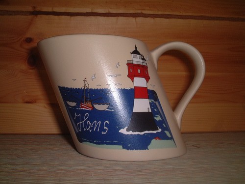 Schiefe tasse becher - /,