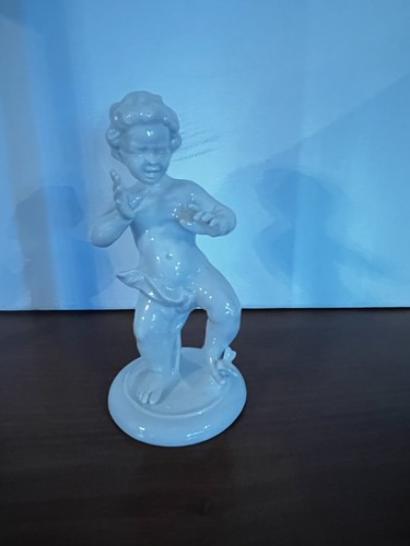 Porzellanfigur gestempelt mit