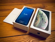 Apple iPhone XS - 64GB - Space