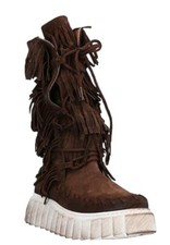 Divine Follie, klasse