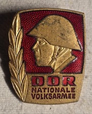 DDR alter Orden der NVA Nationale Volksarmee Bestenabzeichen mit Schraubscheibe