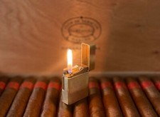 S.T.Dupont Feuerzeug Linie 1, kl. Modell, goldfarben, sehr schön, REVISIONIERT