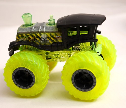 Hot wheels monster truck toxic - hot,
