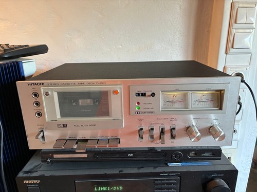 Hitachi 220 stereo cassette - hitachi,