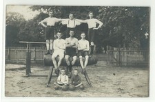 Lucka Turner mit Barren & Seitpferd Foto-AK Turnen Turner 1918 R!