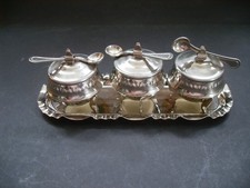 Saliere - Salzmette 3 Stück mit Löffelchen und Tablett Kaviar Schälchen