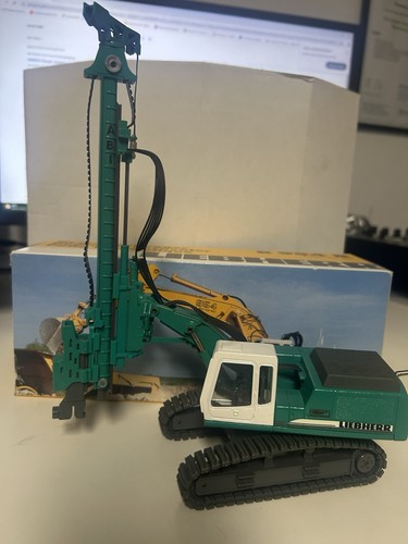 Liebherr bagger modell aus - liebherr,