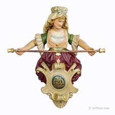 Ausdrucksstarker geschnitzter Damen Handtuchhalter aus Holz ca. 1900