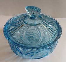 Wunderschöne Deckelschale