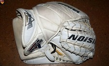 EV Landshut * 99?/0? * No.NNOC* Michael Kollmeder * catcher/left * white-silver 