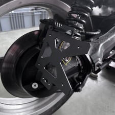 Seitlicher Kennzeichenhalter