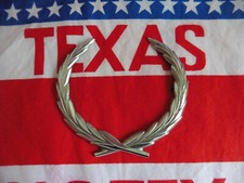 US EMBLEM CADILLAC LORBEER KRANZ METALL SILBER AUTO CAR PKW BADGE LOGO DEKO USA