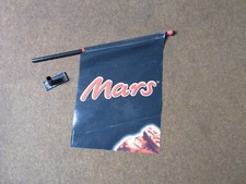 Mars Werbeflagge, schwarz-rot, Kunststoff, mit Halterung, 70x55x40cm