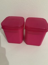2x Tupperware