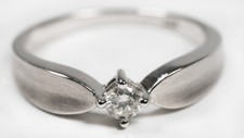 modern engagement ring 0.17ct