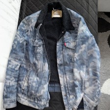 Levi’s Sherpa Trucker