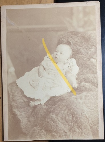 Sitting little child - child, baby