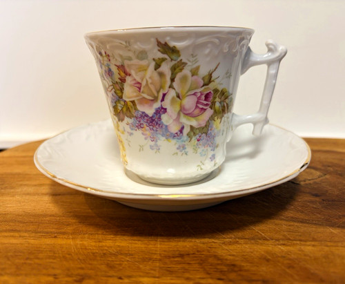 Antike tasse mit untertasse - antike,