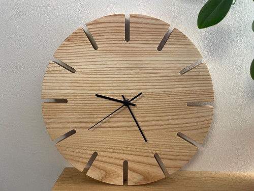 Wanduhr holz esche rund - wanduhr,