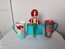 Disney Store, Prinzessin Arielle - Puppe, unbespielt + 2x Art of Ariel-Tassen !