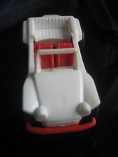 VW Käfer Dune Buggy   made in Italy  weiß Bodengruppe rot ohne Dach Länge 8cm