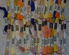 Konvolut Stickgarn - 32 Stück