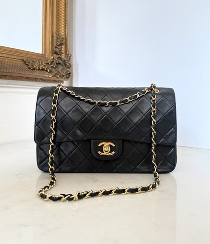 Chanel classic medium - chanel,