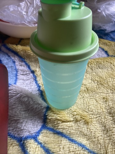 Tupperware shaker 250ml - shaker,