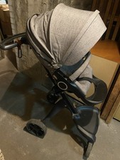 Stokke Xplory Kinderwagen mit Babyschale und Zubehör