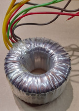 Ringkerntrafo  220V 50Hz-60Hz/ 3 Wicklungen/ 18 V /11V / 28V   120VA