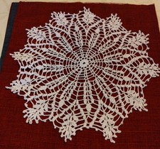 Feine Handarbeit. Deckchen