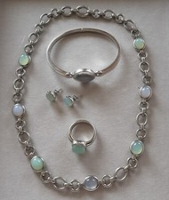 Schmuckset XEN aus  Edelstahl mit Edelsteinen aus Chalcedon in grün und blau