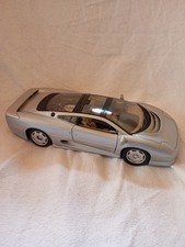 Maisto Jaguar XJ 220 Modellauto 1:18