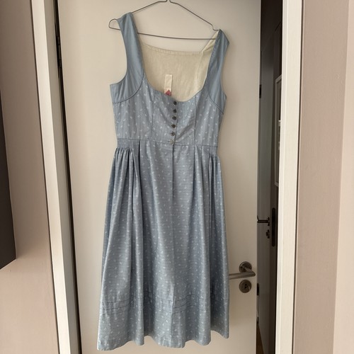 Hellblaues dirndl mit schürze - mit,