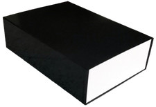 Premium-Geschenkkarton mit Magnetverschluss Abm. 25 x 35 x 10 cm Schwarz-Weiß 