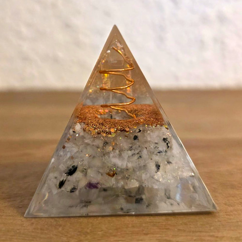 Orgonit pyramide mit - orgonit,