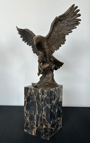 Bronze adler mit fisch - bronze, auf