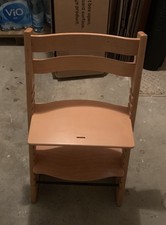 Stokke Kinderhochstuhl aus