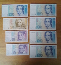 5 x 100 Dm, 1x 50 ,2x 10