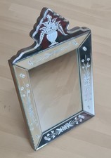 Venezianischer Spiegel mit gravierten Blumen- und Rankenmustern. 30er Jahre