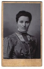 Fotografie R. Schönfelder, Reichenbach i. V., Zwickauerstr. 42, Elegante Dame i 
