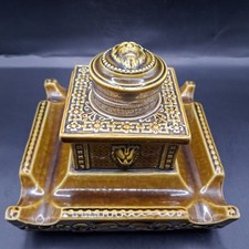 Antikes Tintenfass mit Löwen